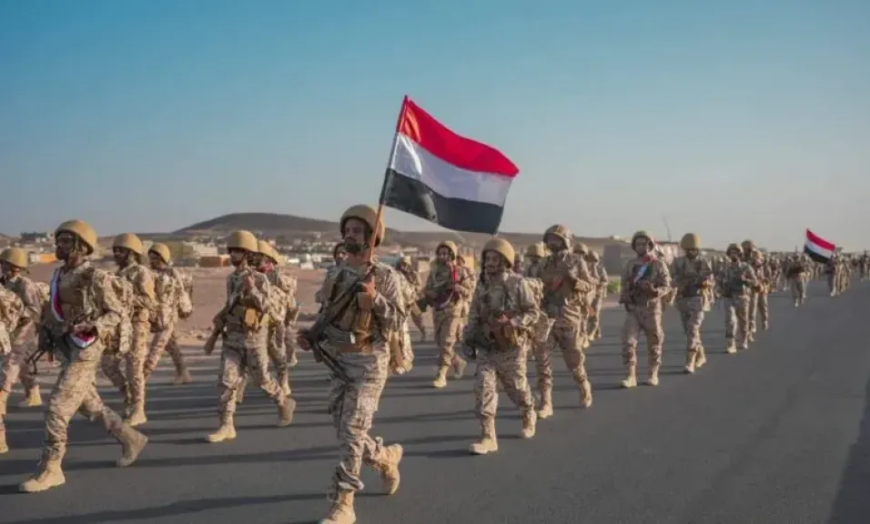 خبير عسكري: القوات اليمنية تستعيد مواقع استراتيجية وتقطع خطوط إمداد الحوثيين