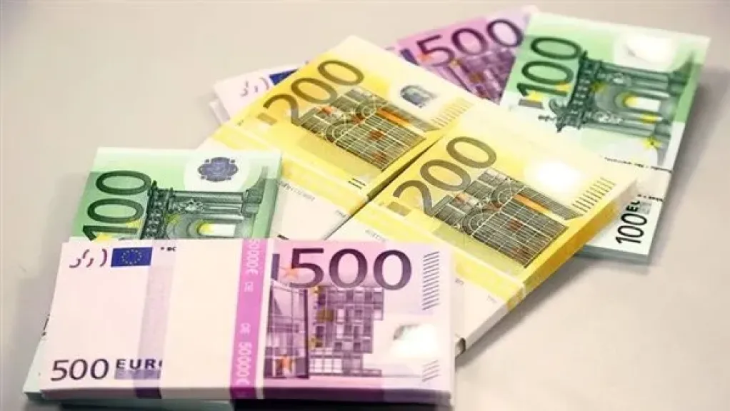 تراجع سعر اليورو أمام الجنيه بالبنوك المصرية اليوم الأحد
