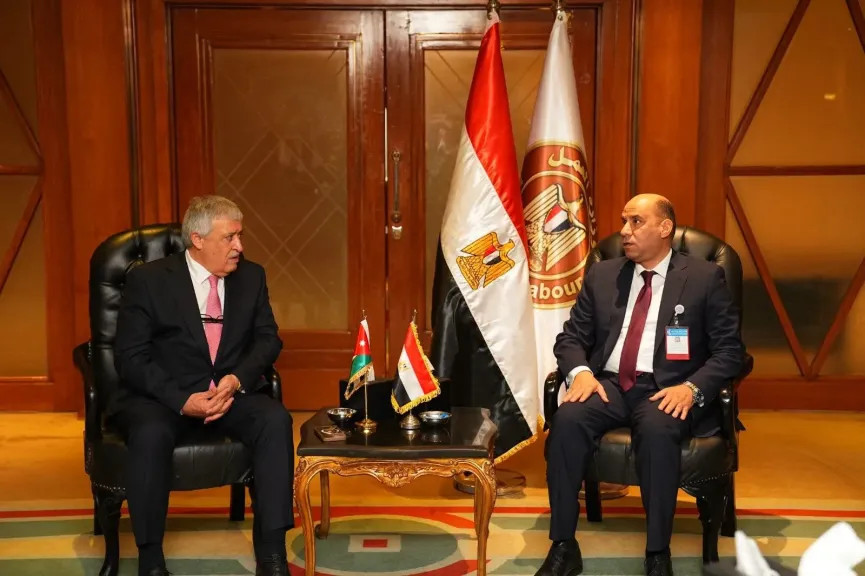 وزير العمل يبحث مع نظيره الأردني أوضاع العمالة المصرية بالمملكة