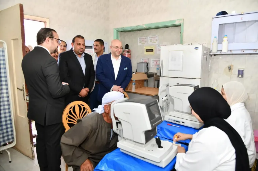 رئيس الوزراء يستعرض نتائج قافلة طبية شاملة نظمتها اللجنة الطبية العليا بالفيوم