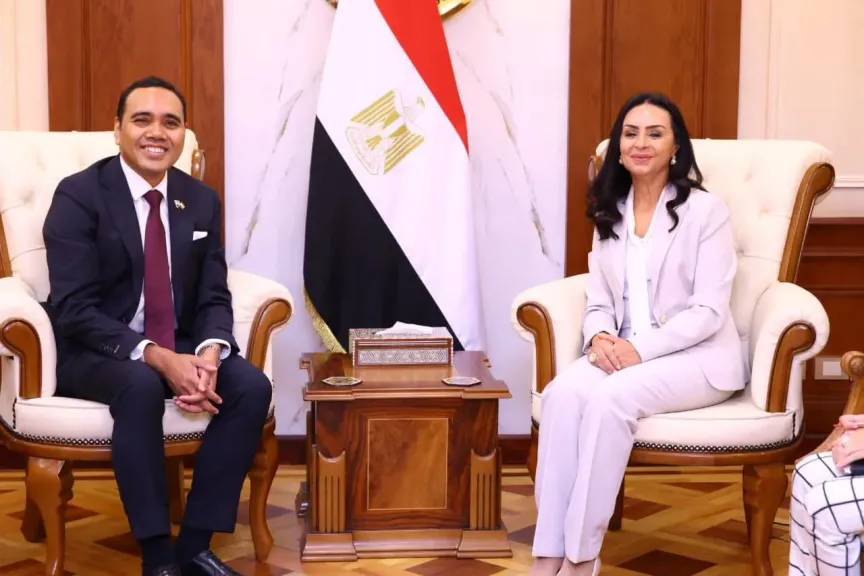 وزيرة التضامن تستقبل وزير الدولة السنغافوري للشئون الخارجية والداخلية لبحث التعاون المشترك