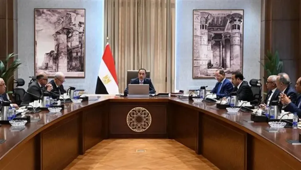 رئيس الوزراء يتابع مستهدفات برنامج إعادة هيكلة الشركات القابضة