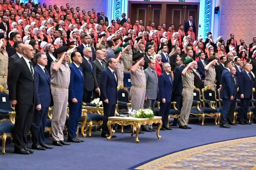 الرئيس السيسي: الإلحاح لإسقاط الدولة ما زال موجودًا.. وعلى الشعب أن يكون واعيًا ومنتبهًا لذلك