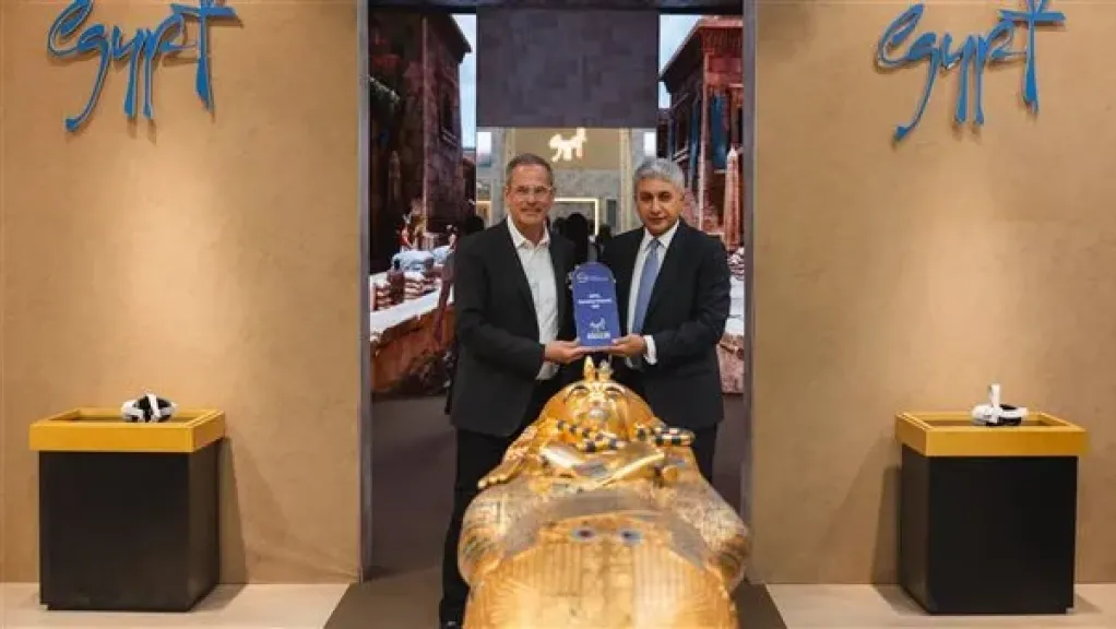 مصر تحصد جائزة SETO لأفضل شراكة مع مقصد سياحي لعام 2026.. ووزير السياحة يتسلم الجائزة