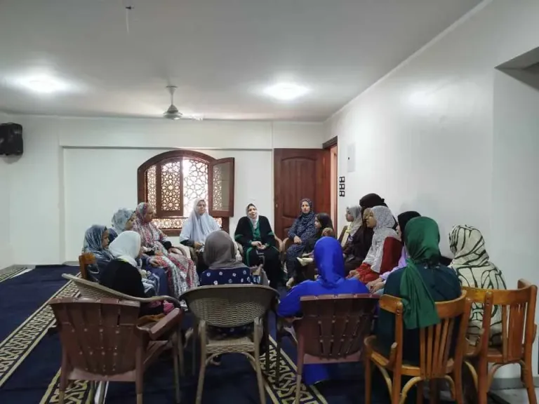 الأوقاف: 26 قافلة دعوية للواعظات بعنوان أنزلوا الناس منازلهم - احترام الرموز