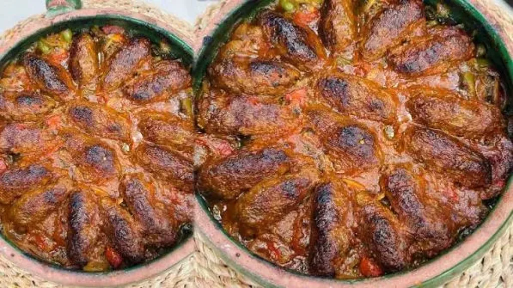 طاجن الكفتة بالخضار وصلصة الطماطم