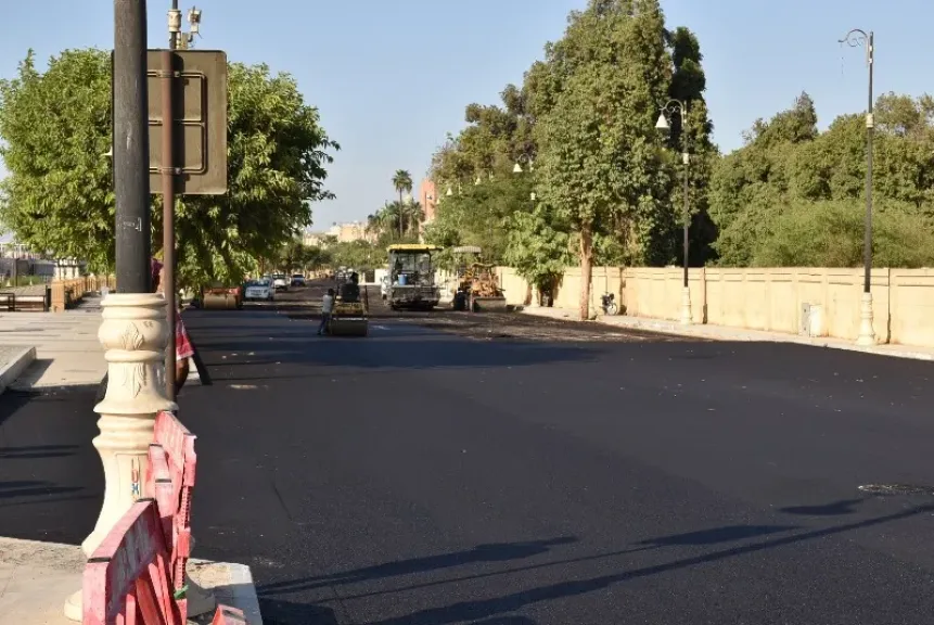 رصف وتجميل 4500 متر بشوارع الأقصر استعدادًا لاستقبال الموسم السياحي