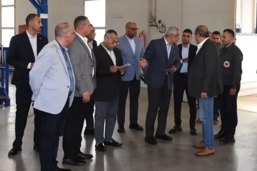 وزير الإنتاج الحربي يتفقد خطوط الإنتاج بشركة هليوبوليس للصناعات الكيماوية