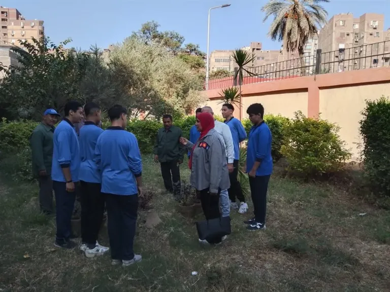 «اتحضر للأخضر» تصل إلى مدارس الجيزة.. تدريب الطلاب على زراعة الأشجار