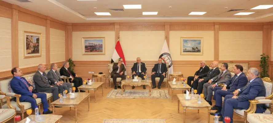 النائب العام يبحث مع رئيسي مجلس رؤساء الاستئناف ونادي القضاة تعزيز وحدة الأسرة القضائية