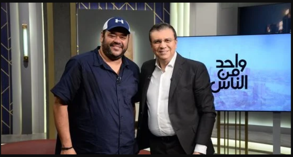 تقديرًا لمسيرته.. عمرو الليثي يكرم محمد ممدوح بدرع المتحدة وقناة الحياة