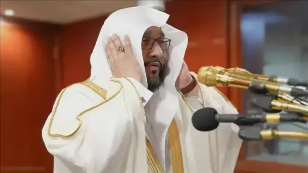 وفاة مؤذن المسجد الحرام الشيخ إبراهيم المدني