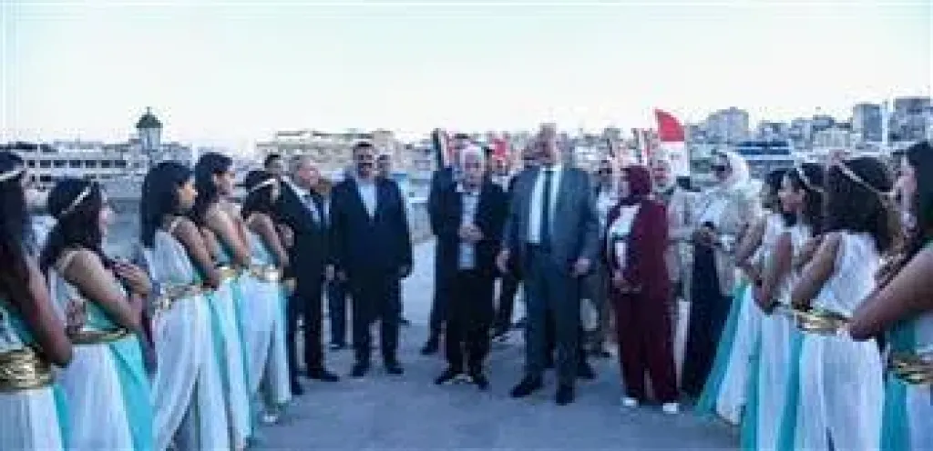مستشار رئيس الجمهورية ووفود الشباب في جولة سياحية بقلعة قايتباي