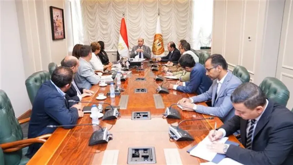 وزير العمل يبحث مع شركات ومنصات التوظيف آليات تنظيم سوق العمل