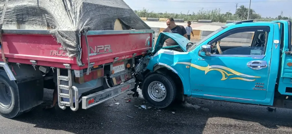 تصادم 3 سيارات على طريق إسكندرية الصحراوي بسبب بقعة زيت وإصابة شخص