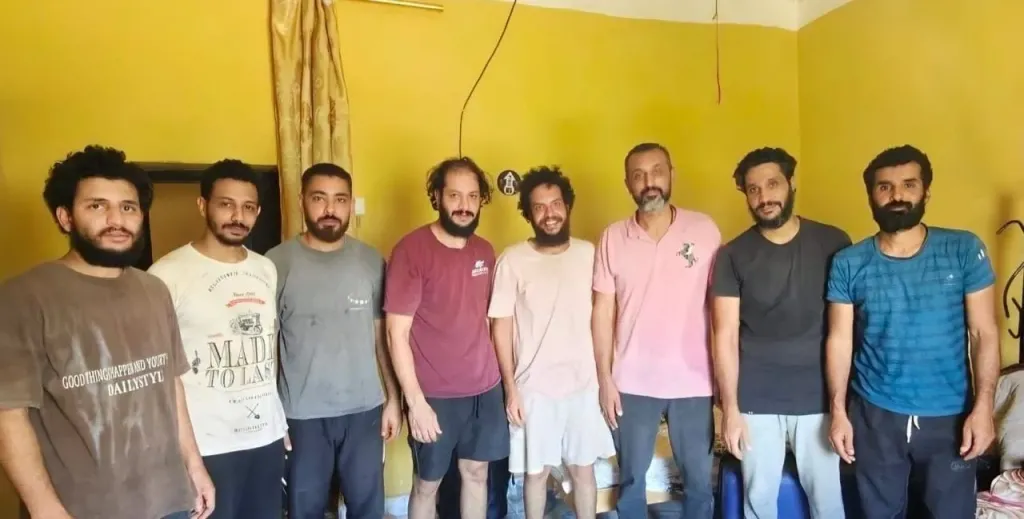 الإفراج عن البحارة المصريين المختطفين على متن سفينة في الصومال