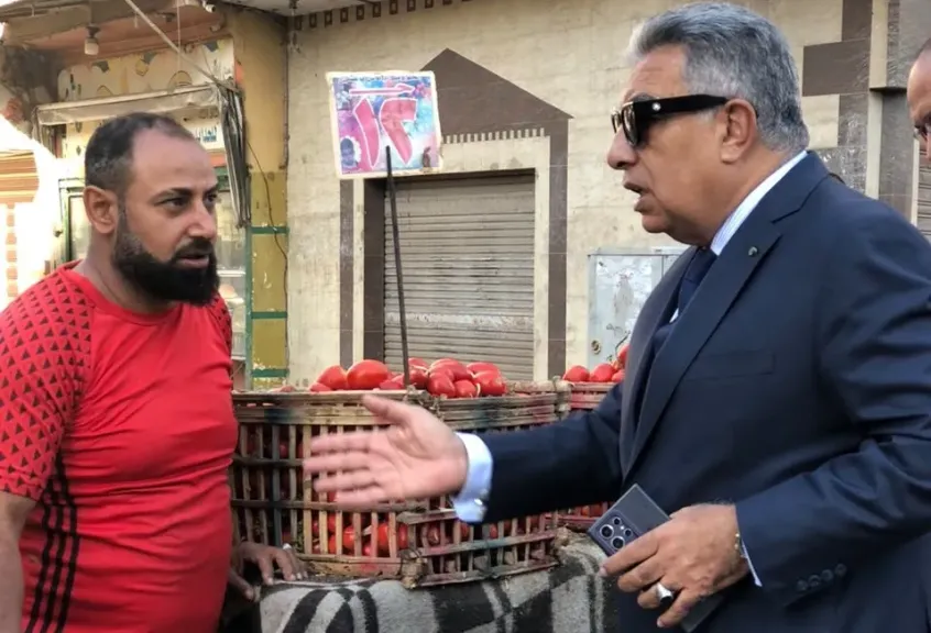 رفع المخلفات والإشغالات خلال جولة بشوارع وميادين غرب المنصورة