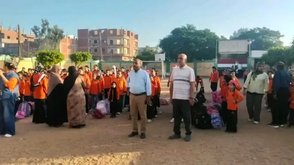 مدير تعليم شرق الزقازيق يتابع انتظام الدراسة بعدد من المدارس