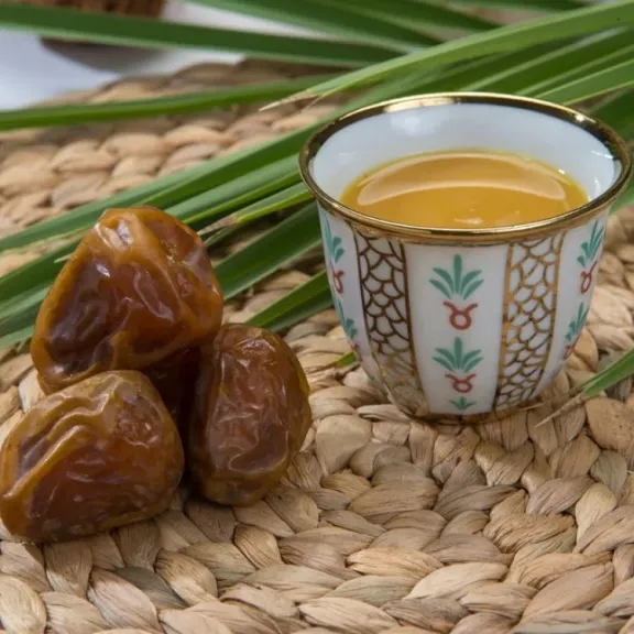 القهوة السعودية.. مذاقات مختلفة وتراث متوارث في مناطق المملكة