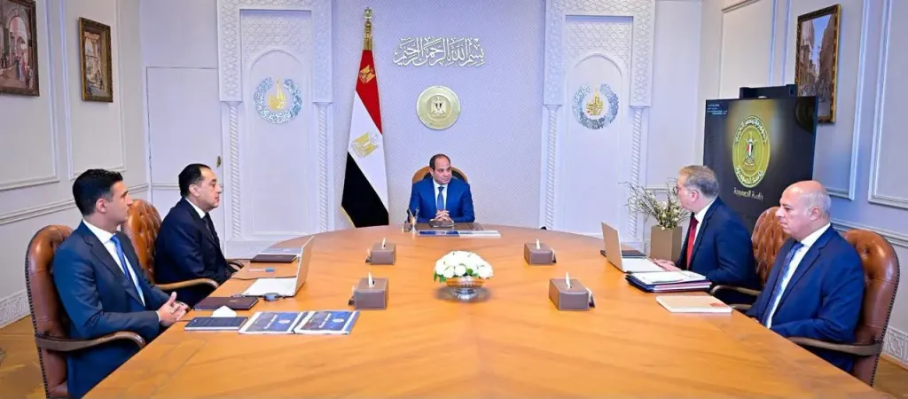 الرئيس السيسي يوجه بمواصلة تيسير جميع الإجراءات اللازمة لإنشاء المصانع الجديدة