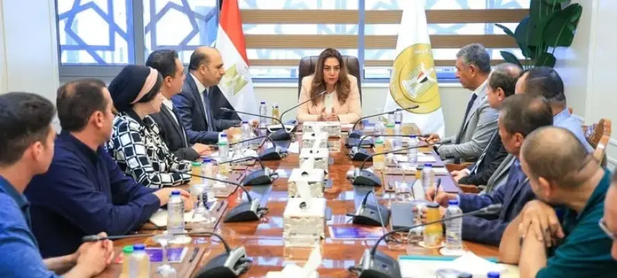 وزيرة التنمية المحلية والبيئة تتابع أداء 5 شركات نظافة بالقاهرة والإسكندرية.. وتوجه بعدم تراكم المخلفات بالشوارع