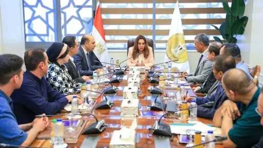 وزيرة التنمية المحلية والبيئة تتابع أداء 5 شركات نظافة بالقاهرة والإسكندرية.. وتوجه بعدم تراكم المخلفات بالشوارع
