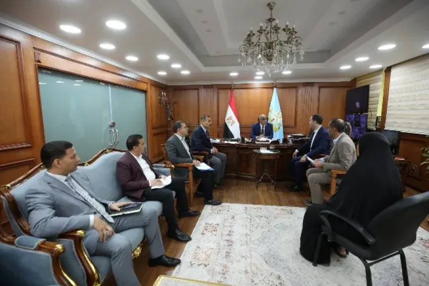 محافظ كفر الشيخ يبحث عددًا من طلبات وشكاوى المواطنين