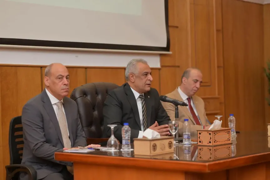 وزير الإنتاج الحربي يتابع انتظام العمل بشركة ”أبو زعبل للصناعات المتخصصة”