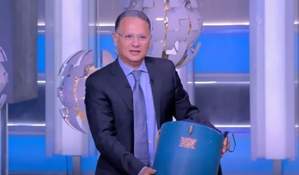 شريف عامر يعرض مقتنيات شهيد من عائلته: هذا ما عاد إلى منزلنا بعد استشهاده