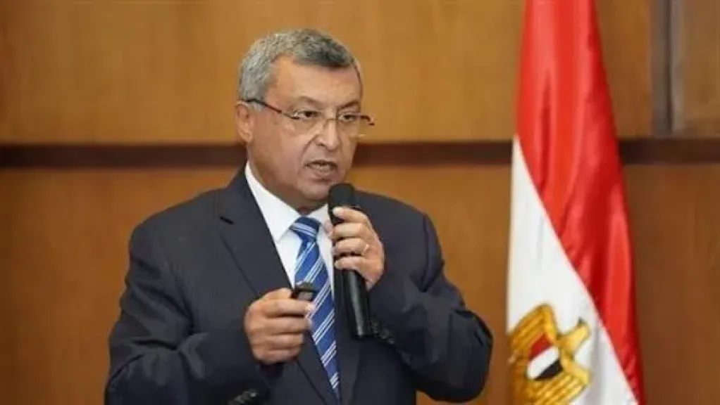 أسامة كمال: تأجيل رفع أسعار الوقود قرار صائب في ظل الضبابية العالمية
