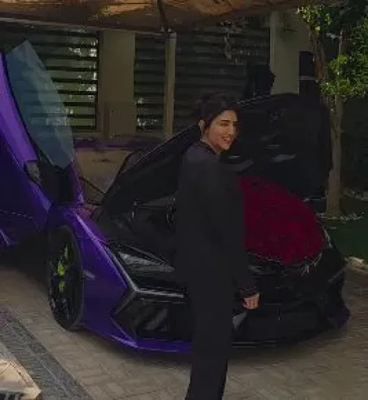 محمد سامي يفاجئ مي عمر بسيارة لامبورجيني في عيد ميلادها