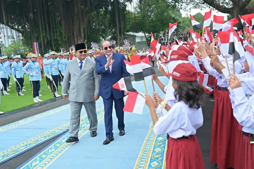 السيسي يشكر الرئيس الإندونيسي على كرم الضيافة ويؤكد عمق العلاقات التاريخية بين البلدين
