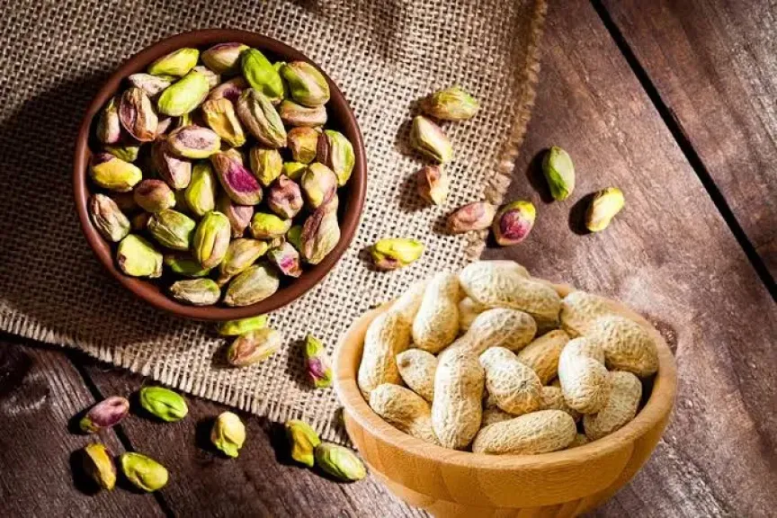الفول السوداني أم الفستق.. أيهما أفضل لصحتك؟
