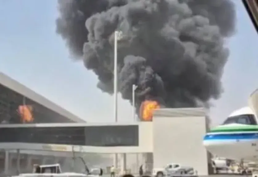 خبير سياسي سعودي: استهداف الحوثيين مطار الملك خالد والمدنيين جريمة حرب