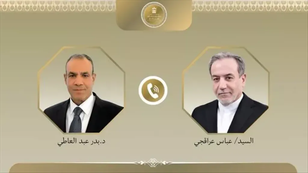 وزير الخارجية يتلقى اتصالاً هاتفياً من نظيره الإيراني لبحث التطورات الإقليمية وسبل خفض التصعيد