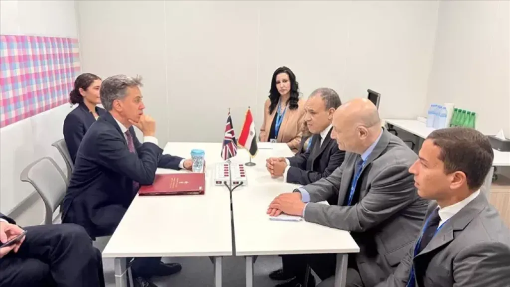 وزير الخارجية يلتقي نظيره البريطاني