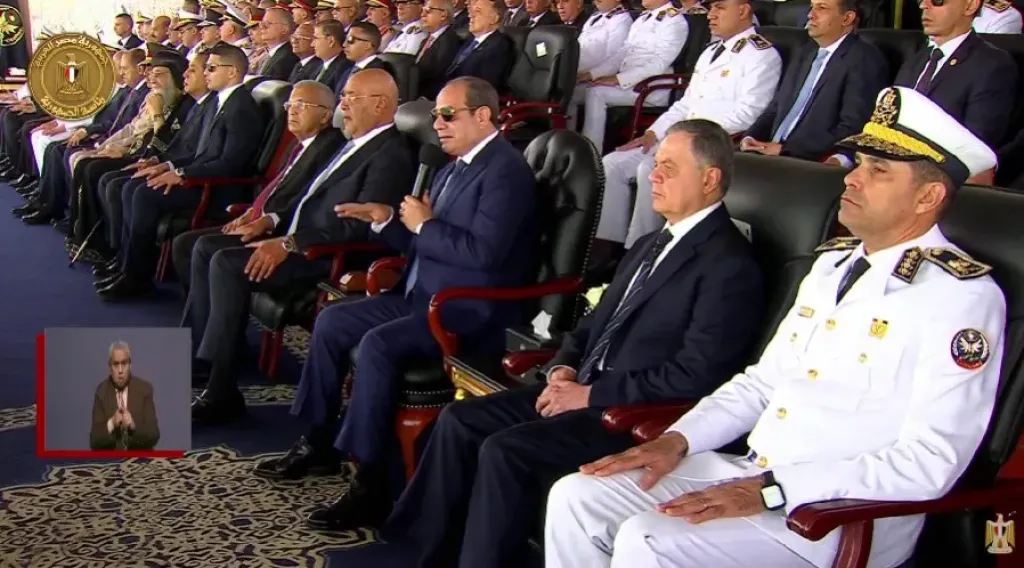 الرئيس السيسي لطلاب أكاديمية الشرطة: خلوا بالكم من شغلكم ولا تسمحوا لأحد بالمساس بتلك المؤسسة