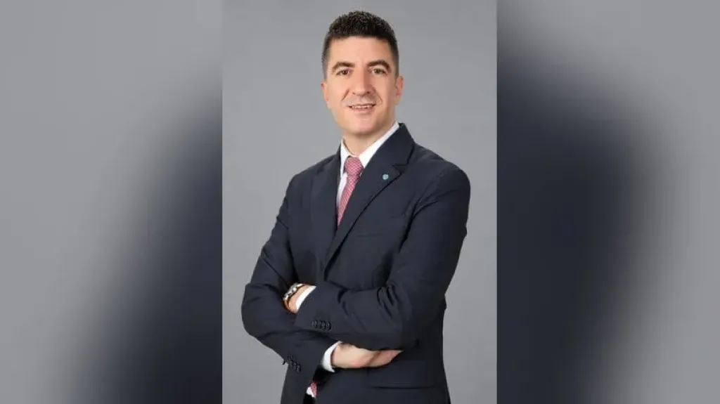 ميدبنك يعين محمد فهمي رئيسًا لقطاع الفروع.. خبرة مصرفية تتجاوز 24 عامًا