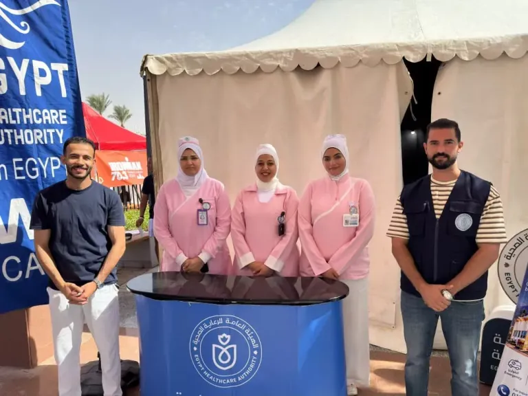 بمستشفى ميداني.. الرعاية الصحية تؤمّن طبيًا بطولة «آيرون مان 70.3» العالمية للترايثلون