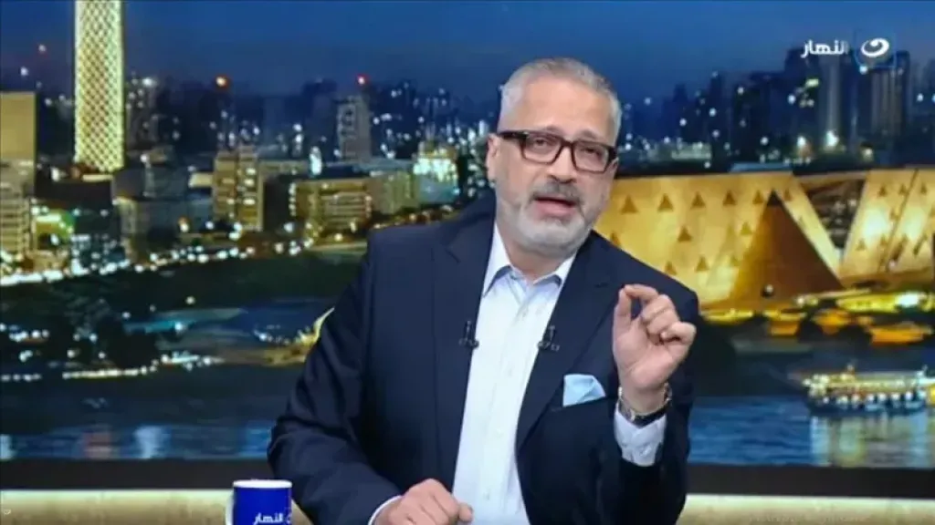 تامر أمين: السيسي يثبت أن مصلحة مصر أهم من الاستمرار في الحكم