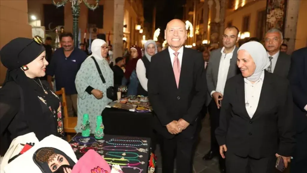 محافظ القاهرة يكرّم المتميزين في «شارع الفن» ويشيد بدوره في إثراء الحياة الثقافية