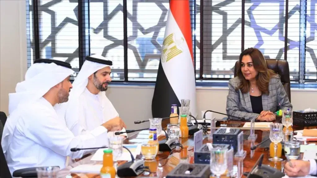 وزيرة البيئة تبحث مع أعضاء الصندوق الدولي سبل دعم محمية العميد بمطروح