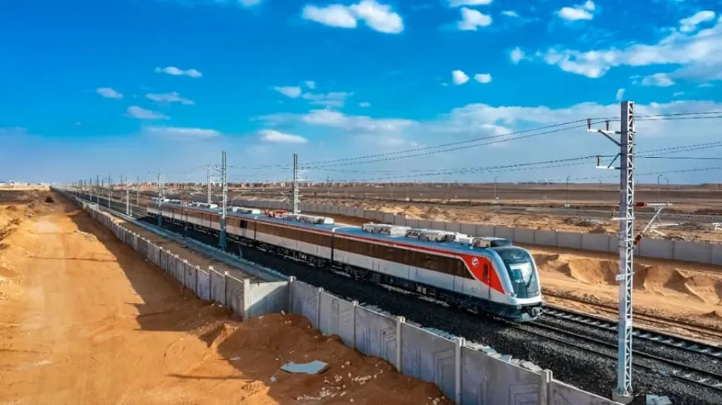 رئيس القومية للأنفاق: تنفيذ المرحلة الرابعة من القطار الكهربائي الخفيف