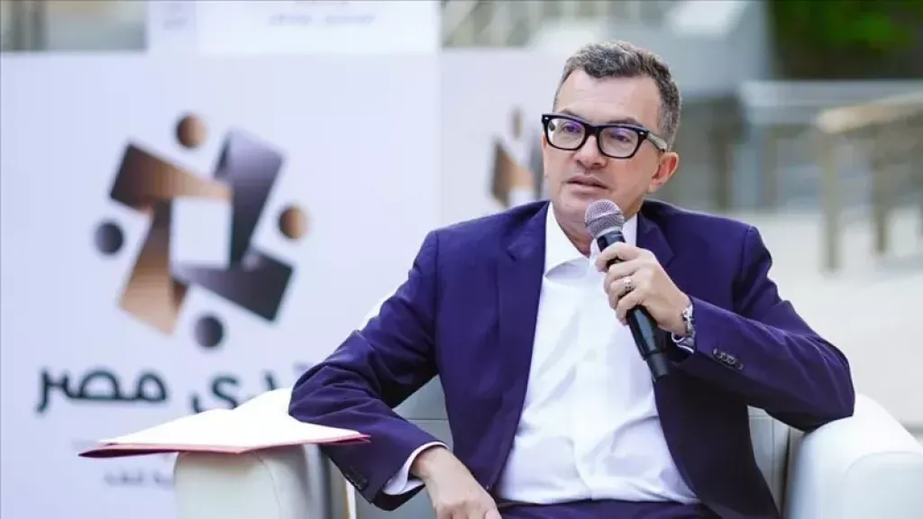 وزير التخطيط: المثابرة والعلم والتفاؤل من أهم المقومات التي يجب أن يتحلى بها الإنسان