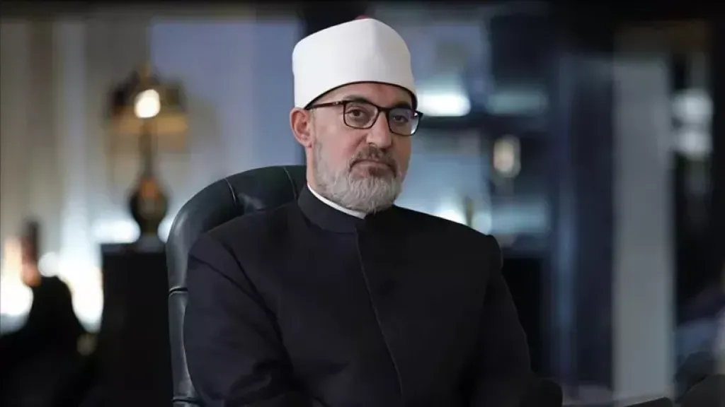 مفتي الجمهورية يثمِّن دعوة شيخ الأزهر إلى تشكيل لجنة وساطة لإنهاء الحروب بالمنطقة