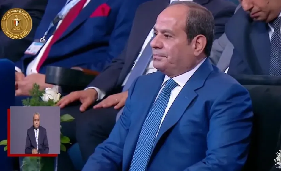 السيسي يوجه وزارتي الدفاع والداخلية بمبادرات للتواصل مع المواطنين ويؤكد أهمية عدم الفصل بين الشعب ومؤسسات الدولة