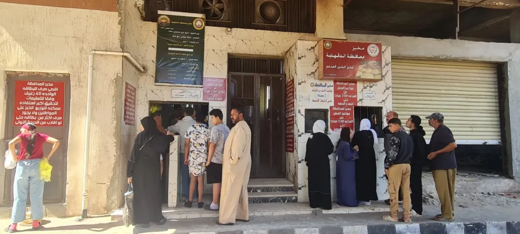 محافظ الدقهلية: انتظام العمل بمخبز المحافظة الكبير ومنافذ بيع الخبز المدعم