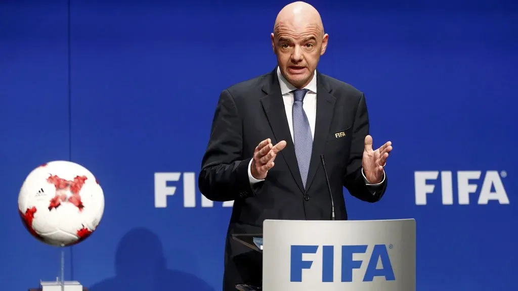 آسيا تعلن دعم إنفانتينو لرئاسة «فيفا» بعد خلافات المشروع التجاري