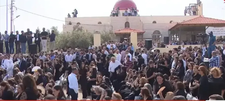 الآلاف يشيعون ضحايا الهجوم الإرهابي على كنيسة الكرك بالأردن