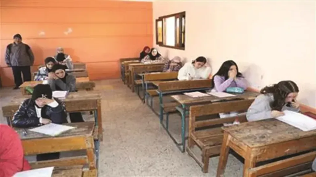 خبيرة تربوية: المناهج مش صعبة والتقصير في أساليب التدريس.. وطالب الجيل الحالي يمتلك مهارات فائقة